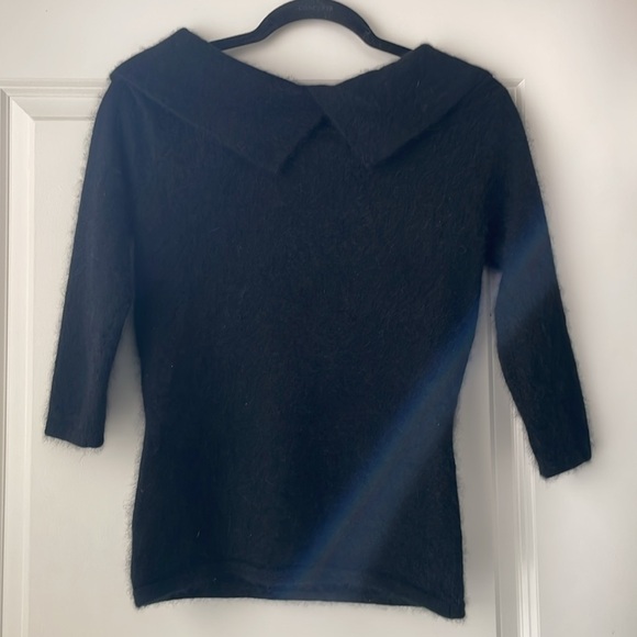 Angora Pearl Details Vintage-Style Sweater - Picture 4 of 7